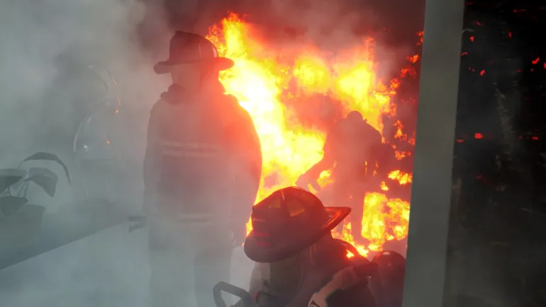 FIREFIGHTING SIMULATOR THE SQUAD - PS5